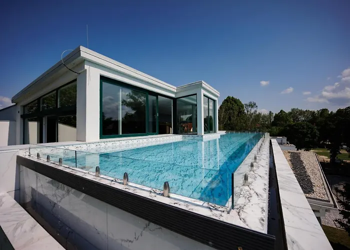 Villa Bauhaus Gold