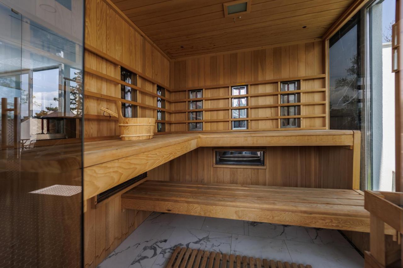 Bauhaus Gold Apartment