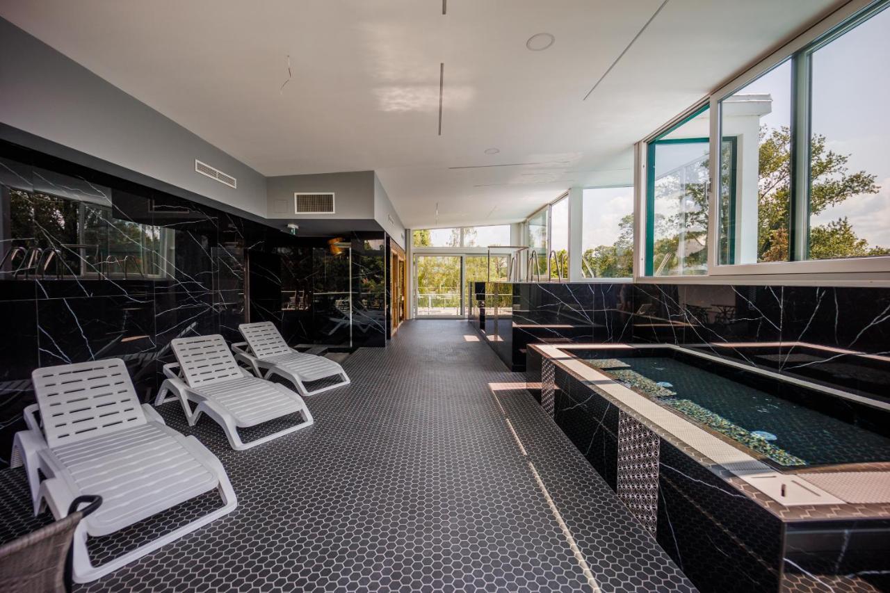 Bauhaus Gold Apartment